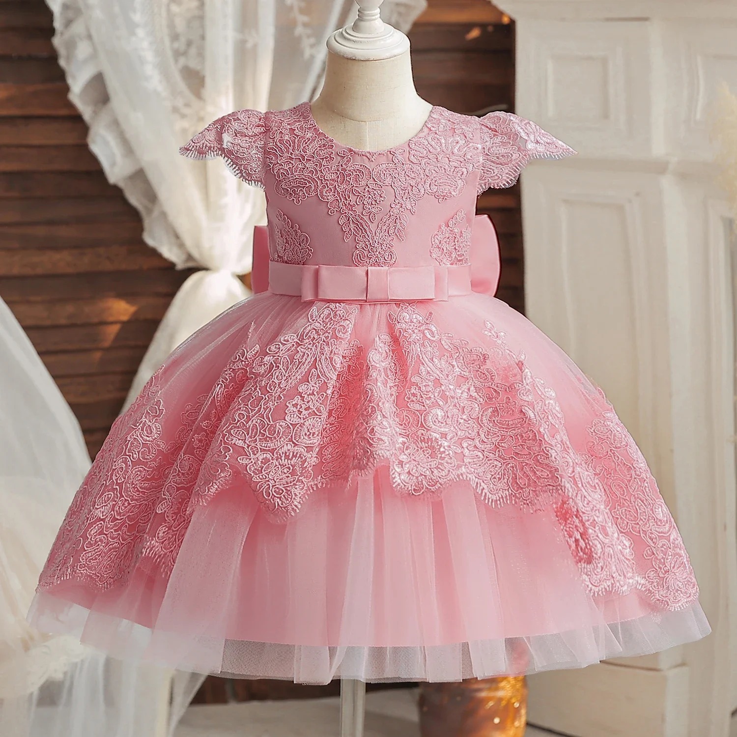 Robe Princesse Bébé Rose Motifs Floraux Robe Princesse Bébé Rose Motifs Floraux